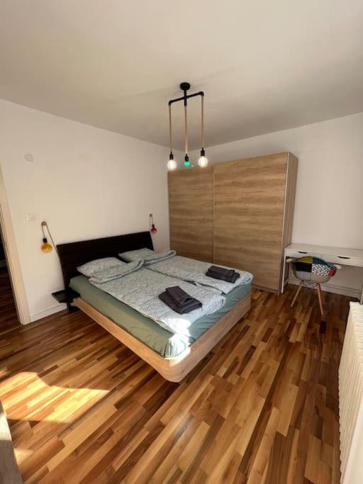 Family Friendly Downtown Apartament