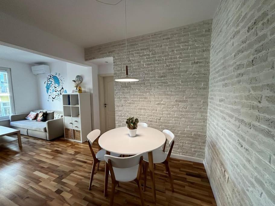 Family Friendly Downtown Apartament *